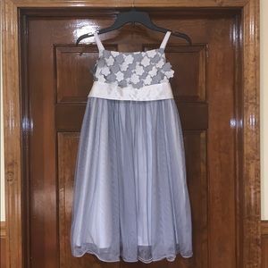 Iris & Ivy Girls’ Size 14 Silver Formal Dress